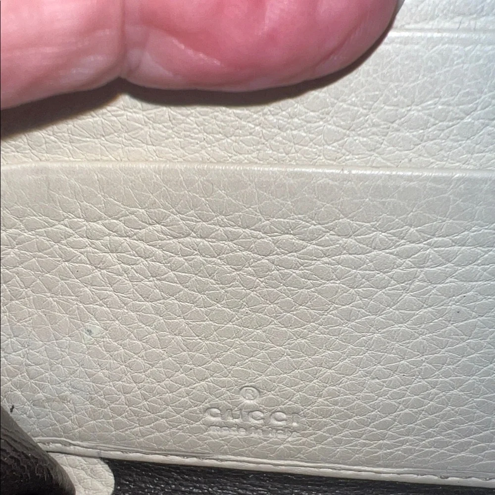 Gucci Dark Brown Leather Wallet in good used condition - Picture 7 of 12